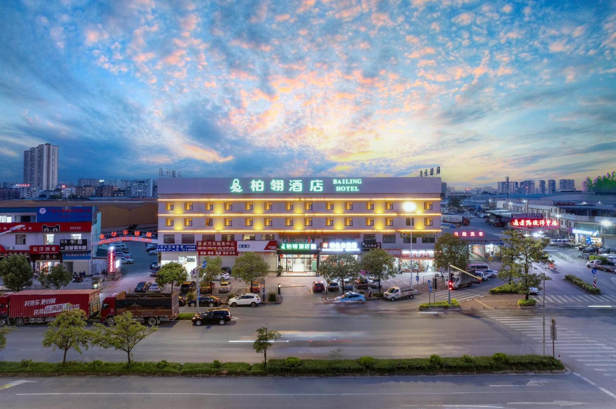 Bai Ling Hotel Nanning Exterior foto
